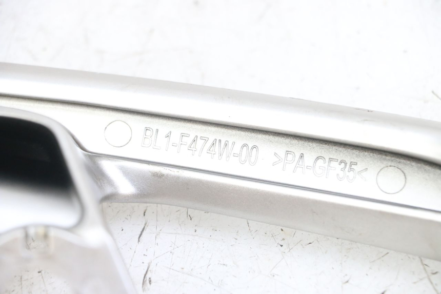 photo de MANIGLIA POSTERIORE DESTRA YAMAHA XMAX X-MAX ABS 125 (2017 - 2020) - Primo piano tecnico