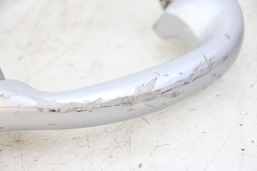 photo de MANIGLIA POSTERIORE DESTRA YAMAHA NEOS NEO'S 4T 50 (2008 - 2016) - Dettaglio del componente