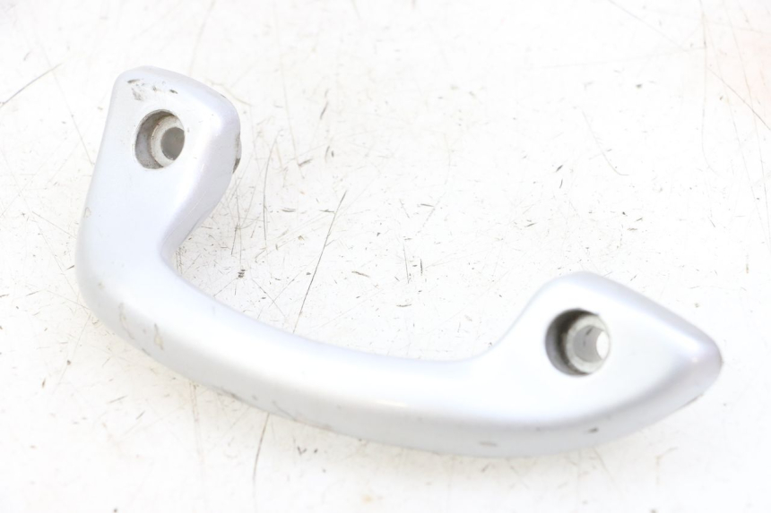 photo de MANIGLIA POSTERIORE DESTRA YAMAHA NEOS NEO'S 4T 50 (2008 - 2016) - Primo piano tecnico