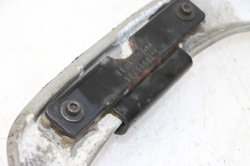 photo de MANIGLIA POSTERIORE PEUGEOT ELYSTAR 50 (2002 - 2014) - Stato della superficie e materiale