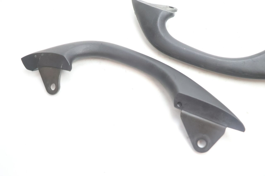 photo de MANIGLIONE KAWASAKI ER-6 ER6 N 650 (2005 - 2009) - Stato della superficie e materiale