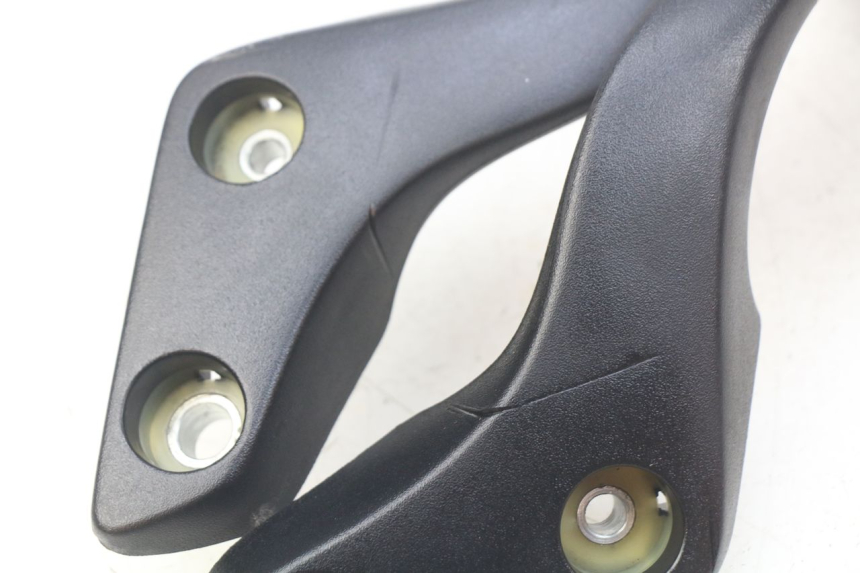 photo de MANIGLIA POSTERIORE HONDA FES PANTHEON 2T 125 (1998 - 2002) - Altra angolazione