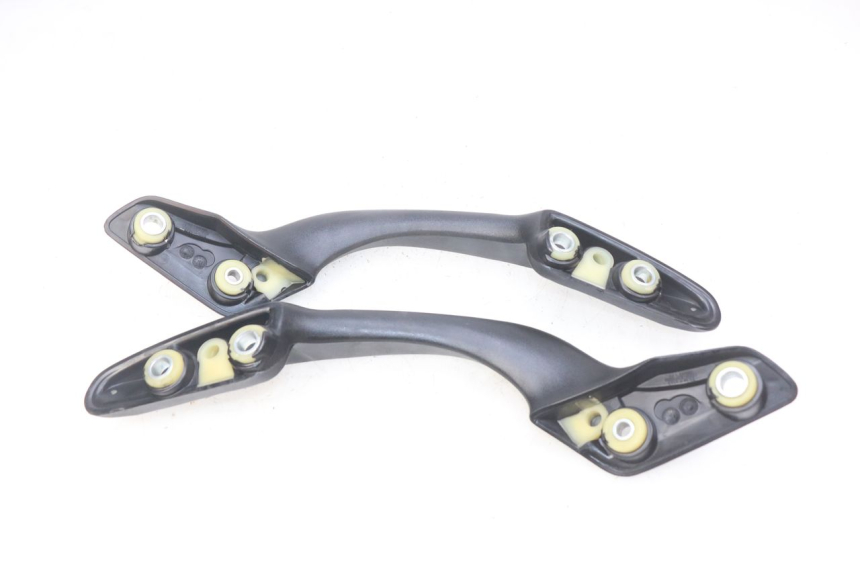 photo de MANIGLIA POSTERIORE HONDA FES PANTHEON 2T 125 (1998 - 2002) - Primo piano tecnico