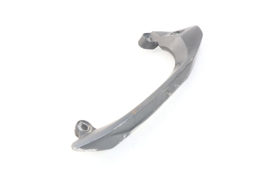 photo de MANIGLIA POSTERIORE SINISTRA SYM JOYMAX 250 (2013 - 2017) - Primo piano tecnico