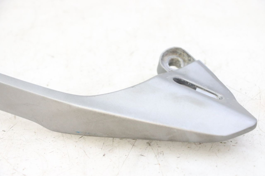 photo de MANIGLIONE SINISTRO SYM JOYMAX 125 (2010 - 2017) - Dettagli dei punti di fissaggio