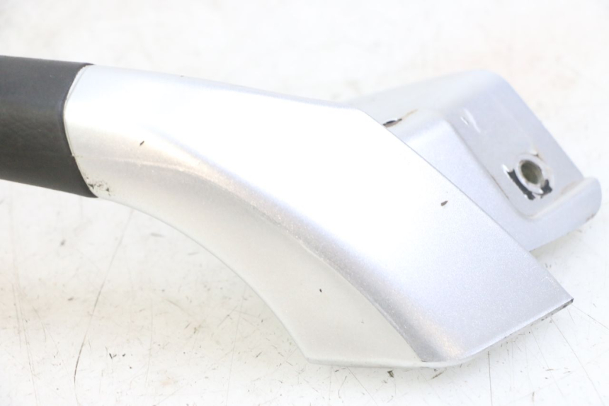 photo de MANIGLIONE SINISTRO PIAGGIO MP3 LT 300 (2010 - 2016) - Zoom sullo stato d'uso