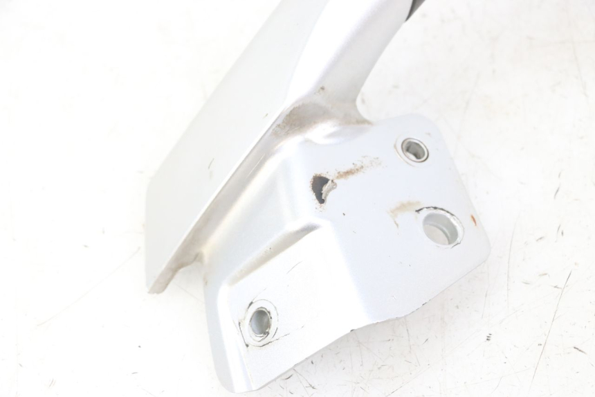 photo de MANIGLIA POSTERIORE SINISTRA PIAGGIO MP3 LT 300 (2010 - 2016) - Stato della superficie e materiale