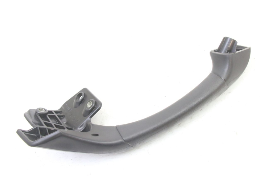 photo de MANIGLIA POSTERIORE SINISTRA PIAGGIO MP3 500 (2011 - 2015) - Altra angolazione