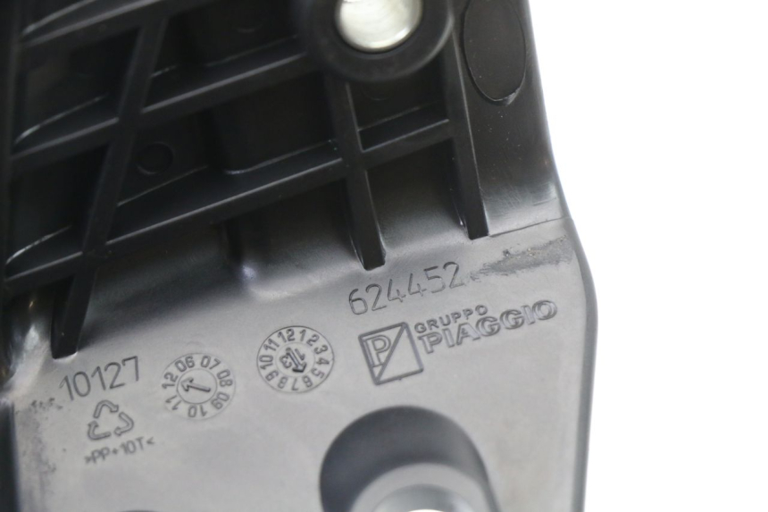 photo de MANIGLIA POSTERIORE SINISTRA PIAGGIO MP3 500 (2011 - 2015) - Primo piano tecnico
