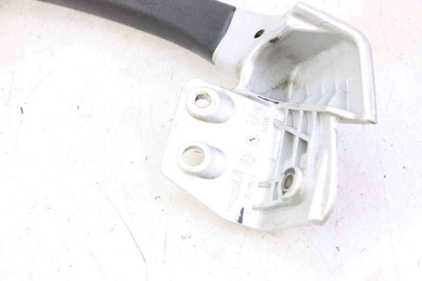 photo de MANIGLIA POSTERIORE SINISTRA PIAGGIO MP3 RL 250 (2006 - 2010) - Stato della superficie e materiale