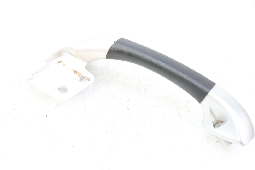 photo de MANIGLIONE SINISTRO PIAGGIO MP3 LT 400 (2007 - 2012) - Altra angolazione