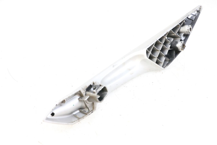 photo de MANIGLIONE SINISTRO PEUGEOT SATELIS 125 (2010 - 2012) - Zoom sullo stato d'uso