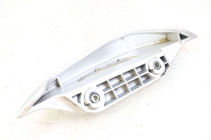 photo de MANIGLIA POSTERIORE SINISTRA SUZUKI BURGMAN 125 (2007 - 2014) - Altra angolazione