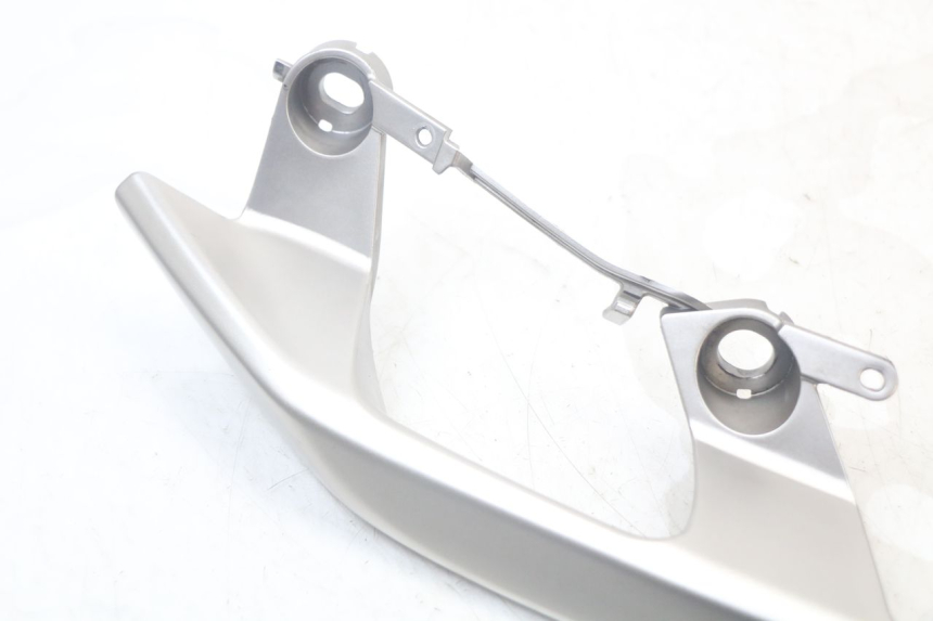 photo de MANIGLIA POSTERIORE SINISTRA YAMAHA XMAX X-MAX ABS 125 (2017 - 2020) - Dettaglio del componente