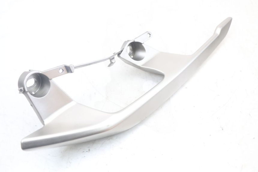 photo de MANIGLIA POSTERIORE SINISTRA YAMAHA XMAX X-MAX ABS 125 (2017 - 2020) - Altra angolazione