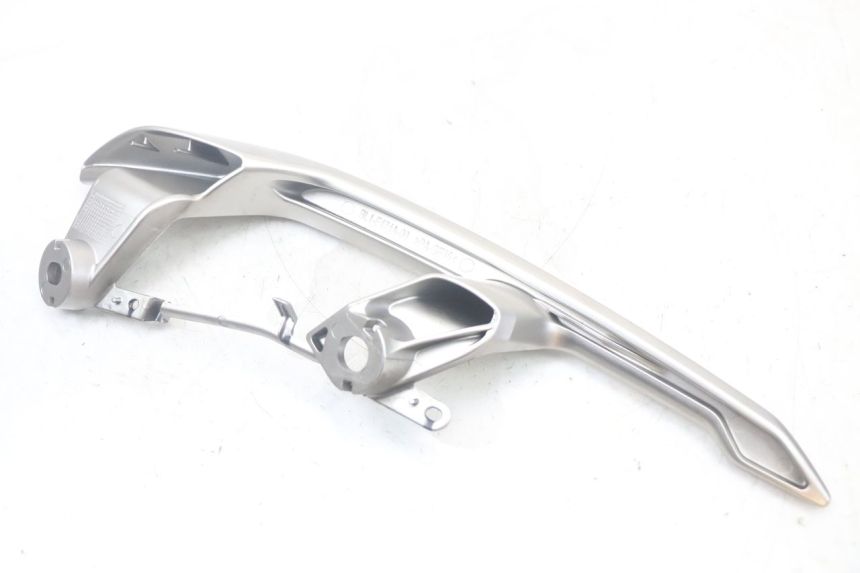 photo de MANIGLIA POSTERIORE SINISTRA YAMAHA XMAX X-MAX ABS 125 (2017 - 2020) - Primo piano tecnico