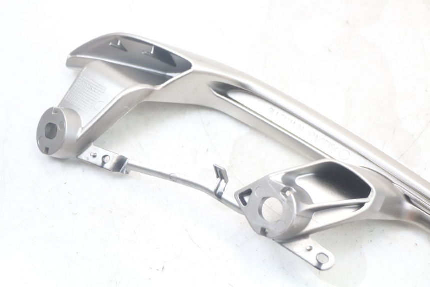 photo de MANIGLIA POSTERIORE SINISTRA YAMAHA XMAX X-MAX ABS 125 (2017 - 2020) - Vista d'insieme del prodotto