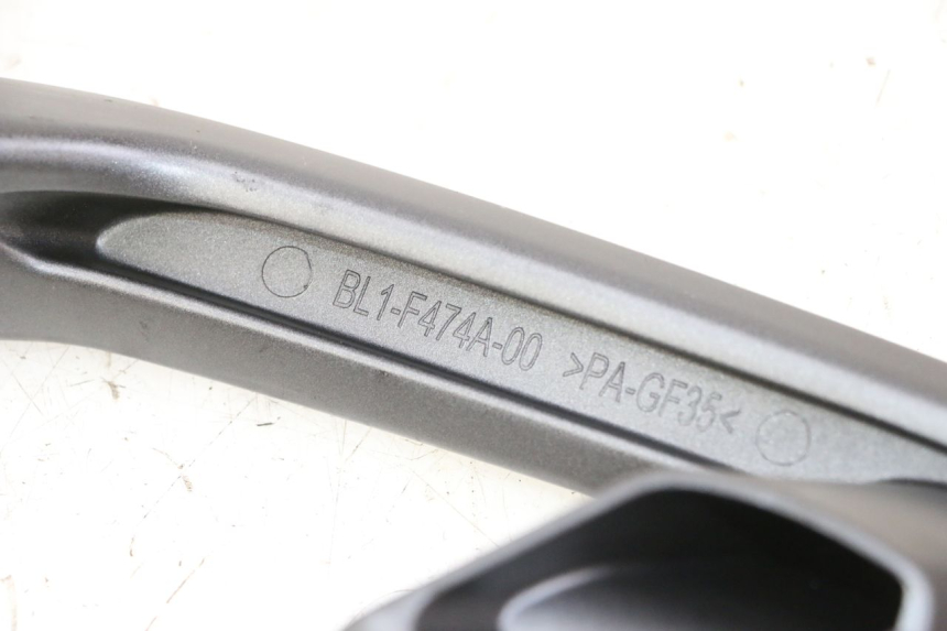 photo de MANIGLIONE SINISTRO YAMAHA XMAX X-MAX 125 (2021 - 2025) - Primo piano tecnico