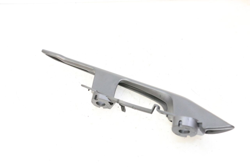 photo de MANIGLIONE SINISTRO YAMAHA XMAX X-MAX 125 (2021 - 2025) - Dettagli dei punti di fissaggio