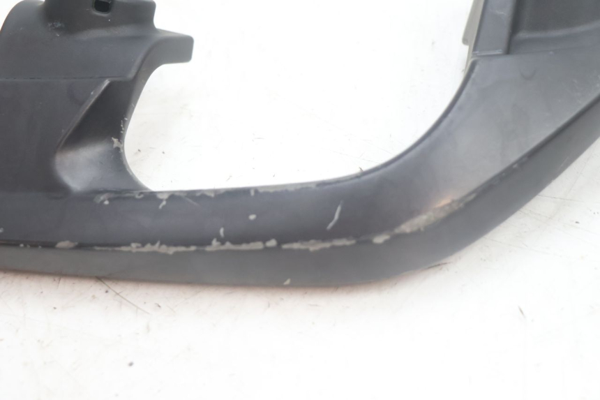 photo de MANIGLIA POSTERIORE SINISTRA YAMAHA X-MAX XMAX 125 (2010 - 2013) - Dettagli dei punti di fissaggio