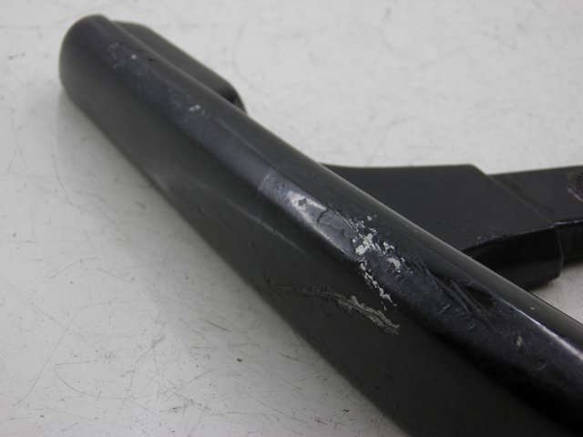 photo de MANIGLIA POSTERIORE SINISTRA YAMAHA XMAX X-MAX 125 (2006 - 2009) - Altra angolazione