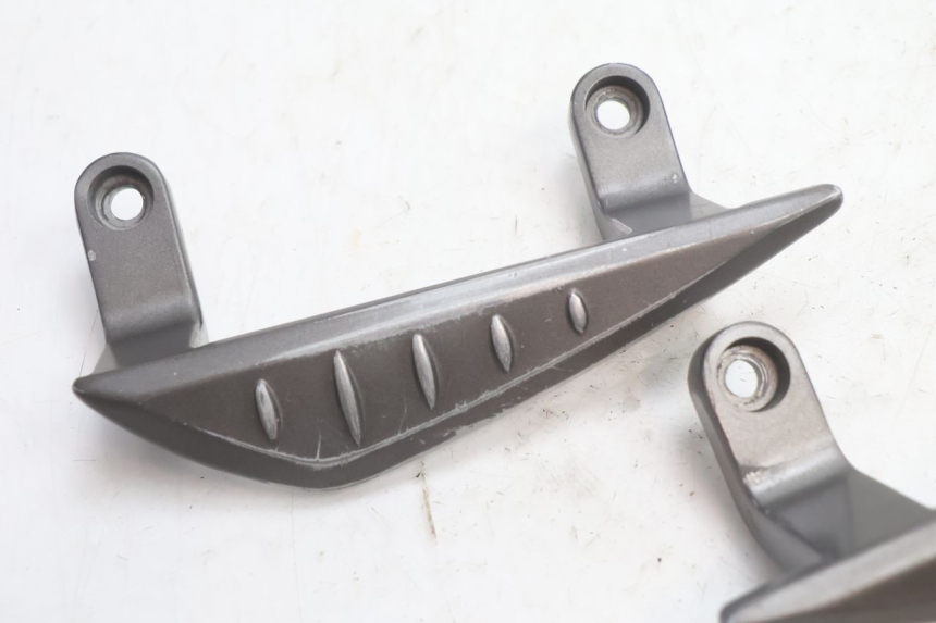 photo de MANIGLIA POSTERIORE TNT MOTOR GRIDO 2T 50 (2010 - 2019) - Dettaglio del componente