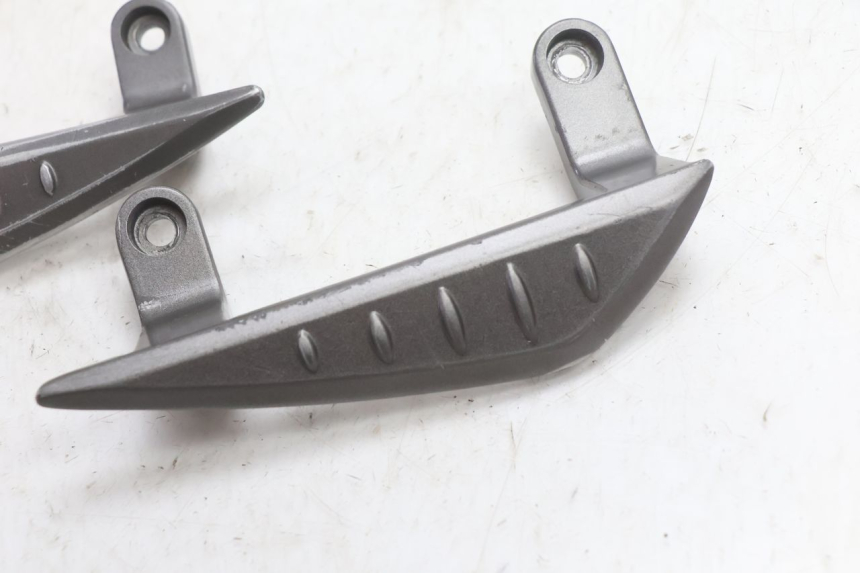 photo de MANIGLIA POSTERIORE TNT MOTOR GRIDO 2T 50 (2010 - 2019) - Zoom sullo stato d'uso