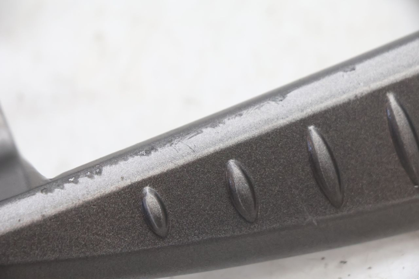photo de MANIGLIA POSTERIORE TNT MOTOR GRIDO 2T 50 (2010 - 2019) - Altra angolazione