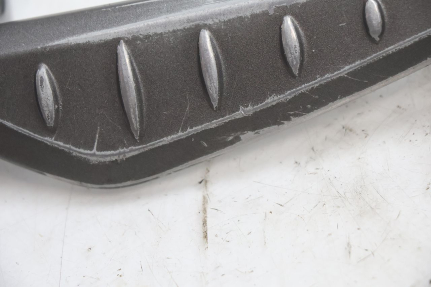 photo de MANIGLIA POSTERIORE TNT MOTOR GRIDO 2T 50 (2010 - 2019) - Primo piano tecnico