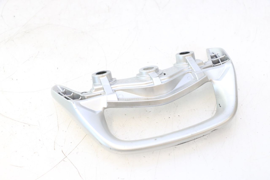 photo de MANIGLIONE SUZUKI GSR 600 (2005 - 2012) - Dettaglio del componente