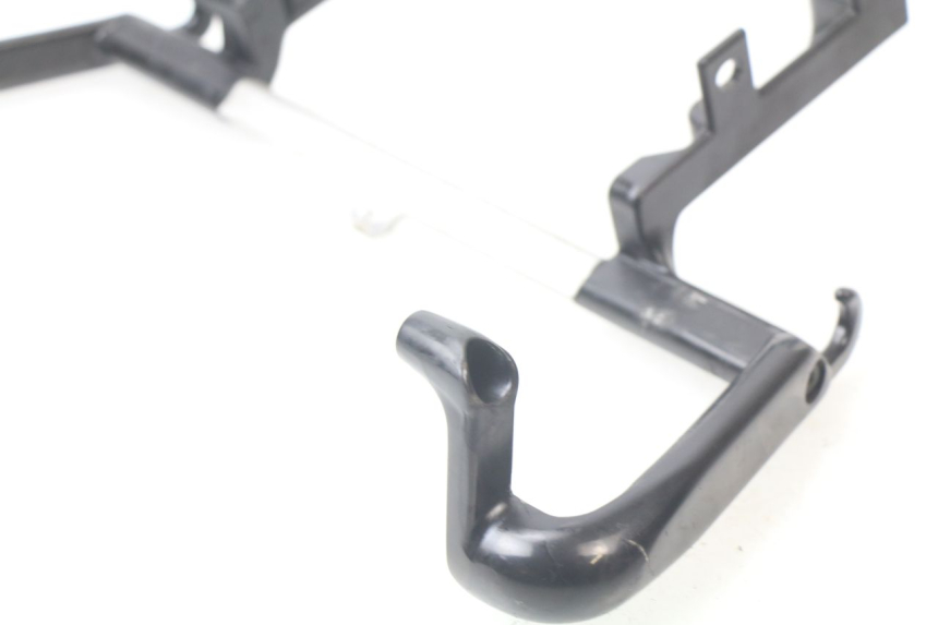 photo de MANOPOLE POSTERIORE KAWASAKI GTR 1000 (1994 - 2004) - Dettagli dei punti di fissaggio