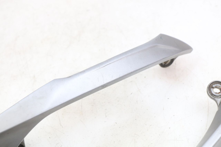 photo de MANIGLIA POSTERIORE SYM GTS EFI 125 (2012 - 2016) - Dettaglio del componente