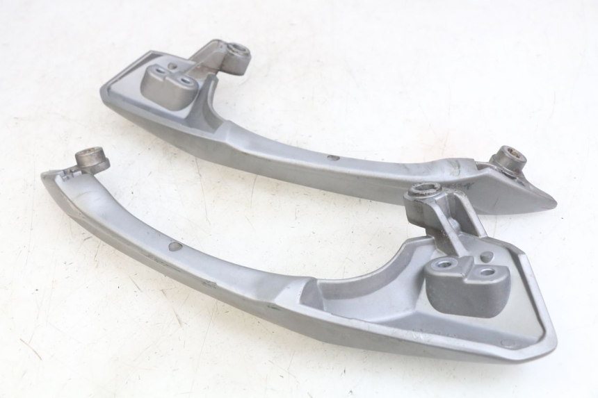 photo de MANIGLIA POSTERIORE SYM GTS EFI 125 (2012 - 2016) - Primo piano tecnico