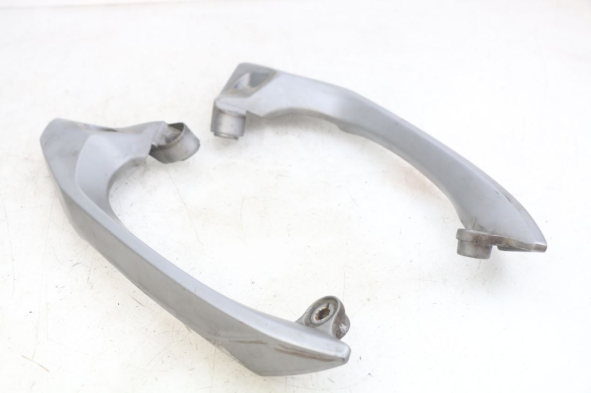 photo de MANIGLIA POSTERIORE SYM GTS EFI 125 (2012 - 2016) - Vista d'insieme del prodotto