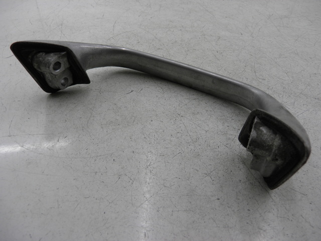 photo de MANIGLIA POSTERIORE HONDA CB SEVEN FITTY 750 (1992 - 2003) - Zoom sullo stato d'uso