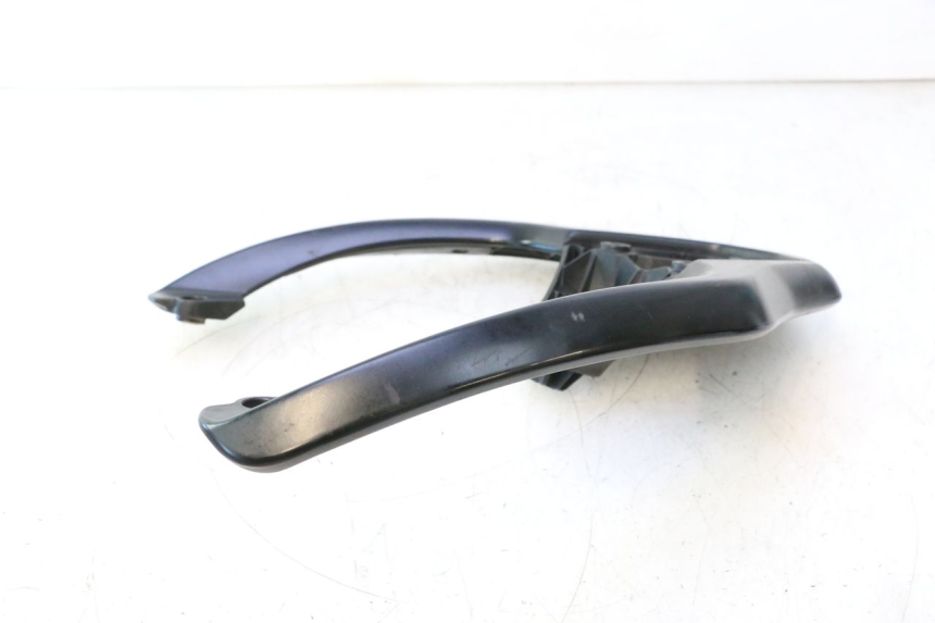 photo de MANIGLIONE PIAGGIO LIBERTY IGET 4T 50 (2021 - 2025) - Dettagli dei punti di fissaggio