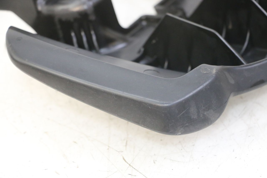 photo de MANIGLIA POSTERIORE MBK BOOSTER SPIRIT NAKED 50 (2004 - 2017) - Dettagli dei punti di fissaggio