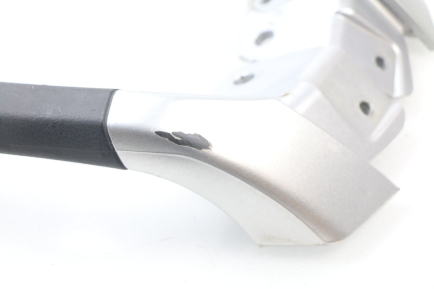 photo de MANOPOLE POSTERIORI PIAGGIO MP3 LT 300 (2010 - 2016) - Primo piano tecnico