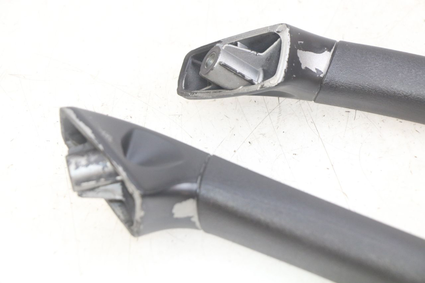 photo de MANIGLIA POSTERIORE PIAGGIO MP3 LT 400 (2007 - 2012) - Zoom sullo stato d'uso