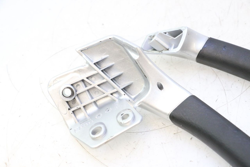 photo de MANOPOLE POSTERIORI PIAGGIO MP3 LT 300 (2010 - 2016) - Zoom sullo stato d'uso