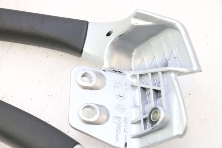 photo de MANOPOLE POSTERIORI PIAGGIO MP3 LT 300 (2010 - 2016) - Altra angolazione