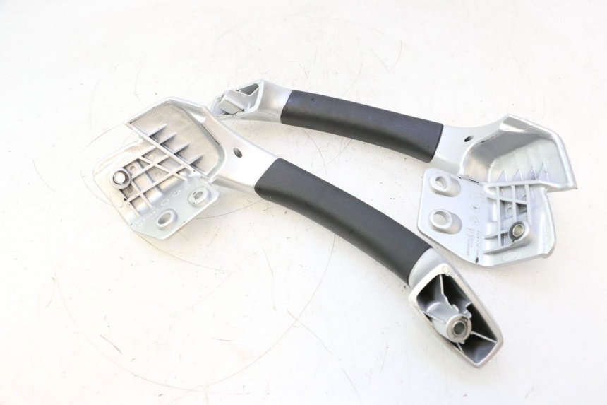 photo de MANOPOLE POSTERIORI PIAGGIO MP3 LT 300 (2010 - 2016) - Primo piano tecnico