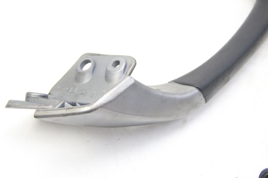 photo de MANIGLIA POSTERIORE PIAGGIO MP3 125 (2006 - 2014) - Dettaglio del componente