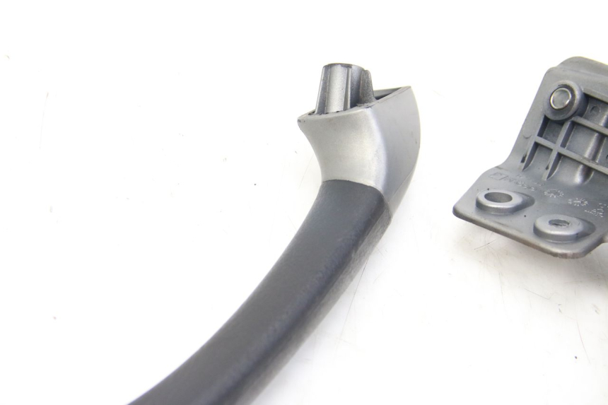 photo de MANIGLIA POSTERIORE PIAGGIO MP3 125 (2006 - 2014) - Zoom sullo stato d'uso