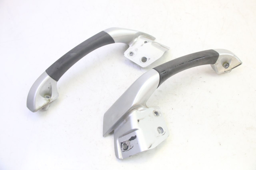 photo de MANIGLIONE PIAGGIO MP3 RL 250 (2006 - 2010) - Zoom sullo stato d'uso