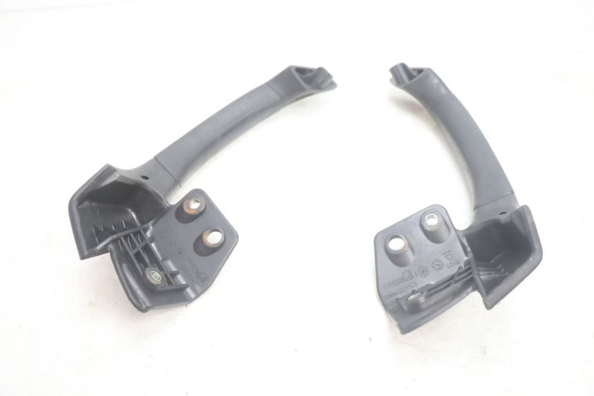 photo de MANIGLIONE PIAGGIO MP3 500 (2011 - 2015) - Stato della superficie e materiale