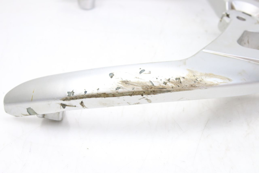 photo de MANIGLIA POSTERIORE KEEWAY OUTLOOK 125 (2007 - 2013) - Dettagli dei punti di fissaggio