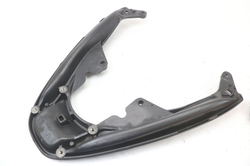 photo de MANIGLIA POSTERIORE HONDA PCX (JF28) 125 (2009 - 2011) - Primo piano tecnico