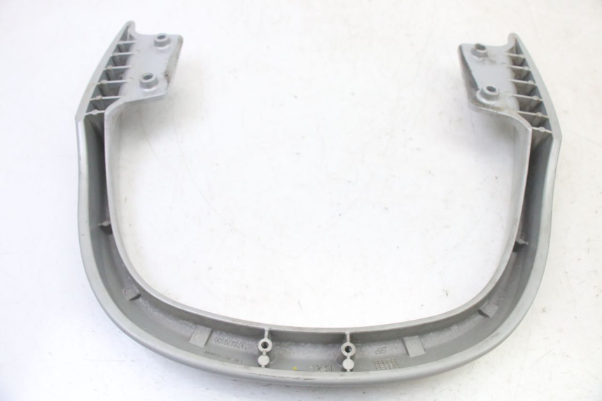 photo de MANIGLIA POSTERIORE PEUGEOT CITYSTAR 50 (2013 - 2017) - Primo piano tecnico