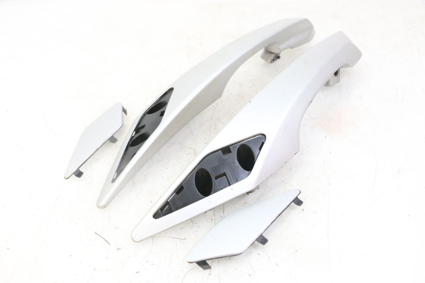 photo de MANIGLIA POSTERIORE PEUGEOT SATELIS 125 (2010 - 2012) - Vista principale